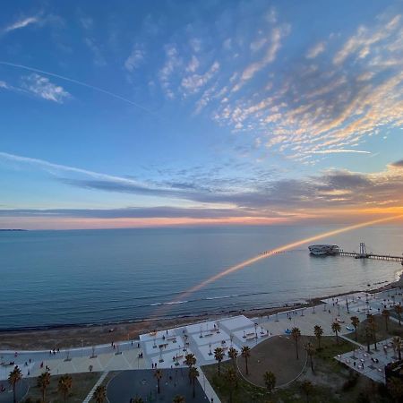 City Center& Sea View Apartment Durres Bagian luar foto