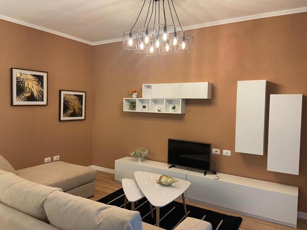 City Center& Sea View Apartment Durres Bagian luar foto