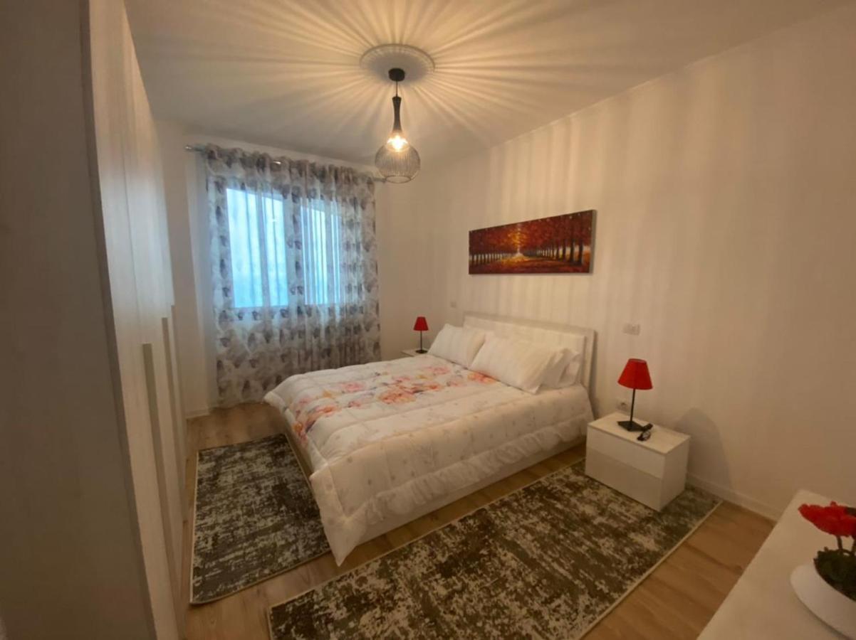 City Center& Sea View Apartment Durres Bagian luar foto