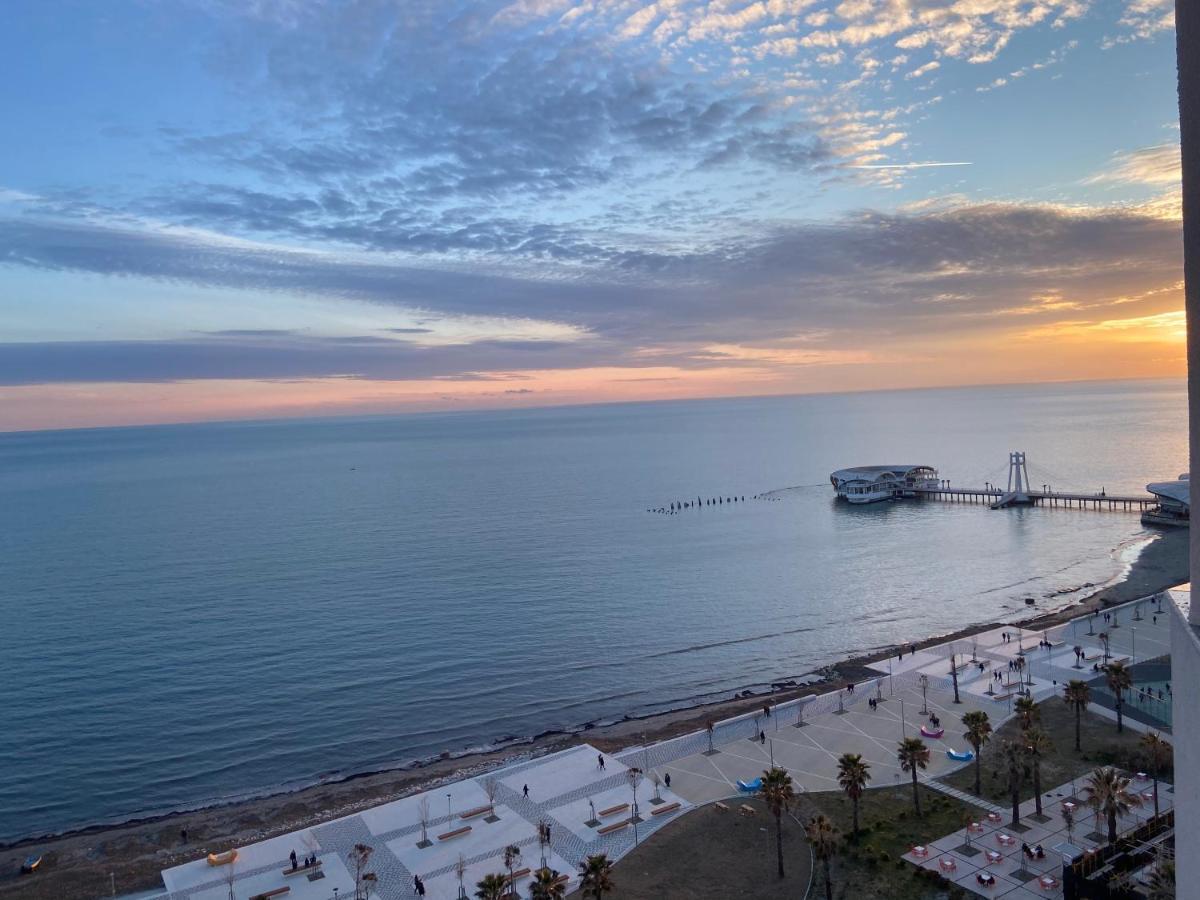 City Center& Sea View Apartment Durres Bagian luar foto