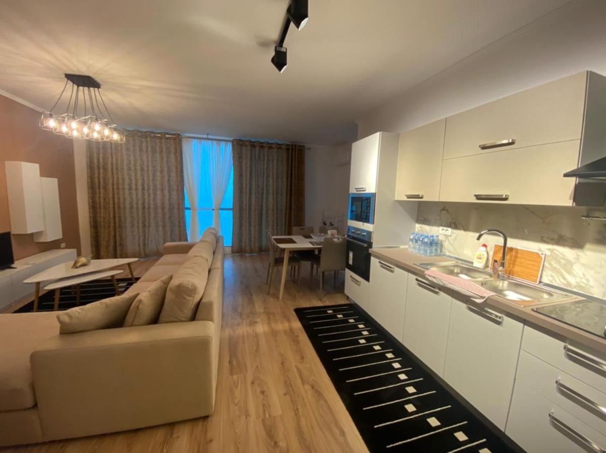 City Center& Sea View Apartment Durres Bagian luar foto