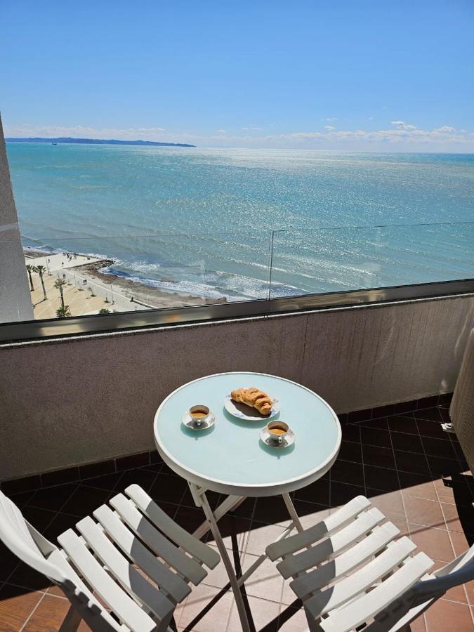 City Center& Sea View Apartment Durres Bagian luar foto